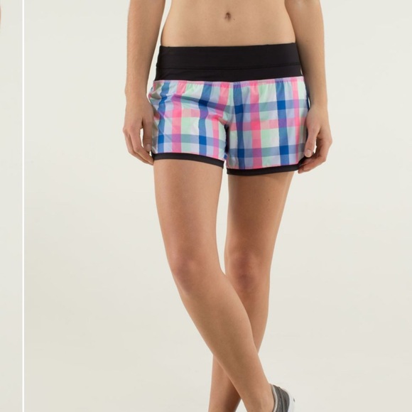 Lululemon 🍋 Groovy Run Short Plaid Size 4 - Picture 2 of 9